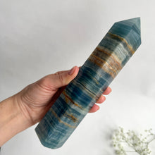 Load image into Gallery viewer, Blue Onyx Tower XL #1