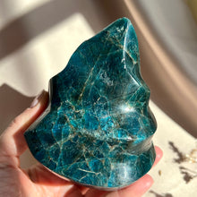 Load image into Gallery viewer, Blue Apatite Flame #4