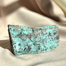 Ladda upp bild till gallerivisning, Chrysocolla Druzy #3