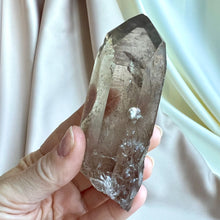 Ladda upp bild till gallerivisning, Rökig lemurisk kvartspunkt