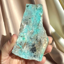 Ladda upp bild till gallerivisning, Chrysocolla Druzy #4