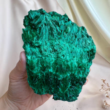 Ladda upp bild till gallerivisning, Silkeslen malakit, stor
