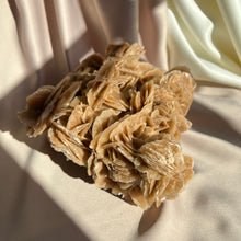 Load image into Gallery viewer, Desert Rose, 2091g