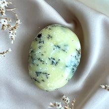 Ladda upp bild till gallerivisning, Dendritisk opal #6