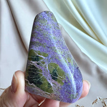 Load image into Gallery viewer, Stichtite #2