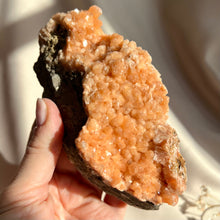 Load image into Gallery viewer, Heulandite 285g