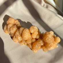 Load image into Gallery viewer, Aragonite cluster, 515g