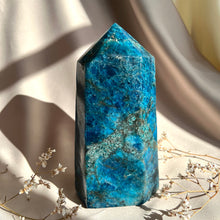 Load image into Gallery viewer, Blue Apatite Tower #1