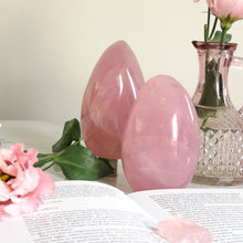 Ladda upp bild till gallerivisning, Rosenkvarts stående friform 7 cm