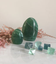 Ladda upp bild till gallerivisning, Fluorit stående friform Stor