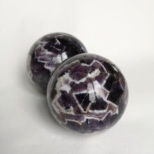 Ladda upp bild till gallerivisning, Chevron ametist polerad sfär