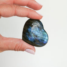 Load image into Gallery viewer, Labradorite Heart