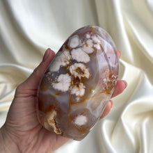 Load image into Gallery viewer, Flower Agate Standing Freeform N9
