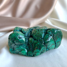Ladda upp bild till gallerivisning, Malakit med fint mönster, stor