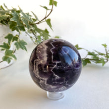 Ladda upp bild till gallerivisning, Chevron Ametist Sfär