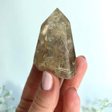 Ladda upp bild till gallerivisning, Rutilerad kvartskristallpunkt