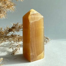 Load image into Gallery viewer, Honey Calcite Tower