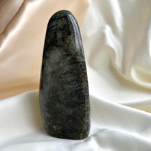 Ladda upp bild till gallerivisning, Labradorit polerad form, 1311 g