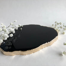 Ladda upp bild till gallerivisning, Svart obsidianfat, gyllene kant