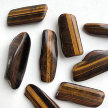 Ladda upp bild till gallerivisning, Tigeröga polerad sten