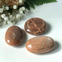 Ladda upp bild till gallerivisning, Persika månsten