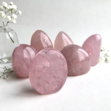 Ladda upp bild till gallerivisning, Rosenkvarts stående friform 7 cm