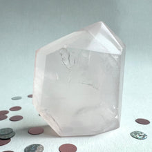 Ladda upp bild till gallerivisning, Girasolkvarts med regnbågar