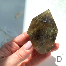Ladda upp bild till gallerivisning, Rutilerad kvartskristallpunkt