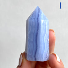 Ladda upp bild till gallerivisning, Blå spetsagatkristallpunkt