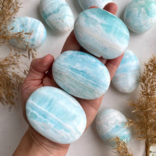 Ladda upp bild till gallerivisning, Karibisk blå kalcit jumbo, helblå