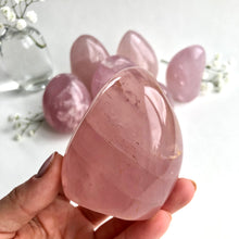 Ladda upp bild till gallerivisning, Rosenkvarts stående friform 7 cm