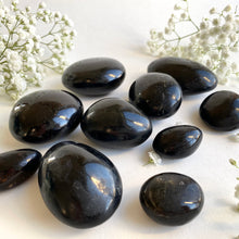 Ladda upp bild till gallerivisning, Svart turmalin beröringssten