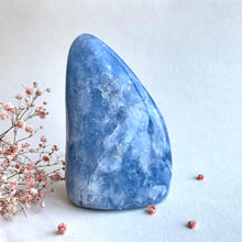 Ladda upp bild till gallerivisning, Blå kalcit friform, 844 g