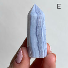 Ladda upp bild till gallerivisning, Blå spetsagatkristallpunkt