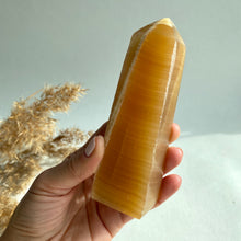Load image into Gallery viewer, Honey Calcite Tower