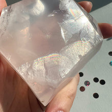 Ladda upp bild till gallerivisning, Girasolkvarts med regnbågar