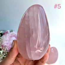 Ladda upp bild till gallerivisning, Rosenkvarts stående friform 9 cm