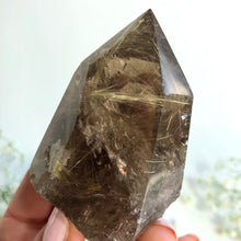 Ladda upp bild till gallerivisning, Rutilerad kvartskristallpunkt