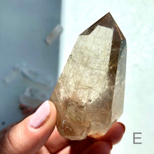 Ladda upp bild till gallerivisning, Rutilerad kvartskristallpunkt