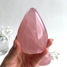 Ladda upp bild till gallerivisning, Rosenkvarts stående friform 9 cm