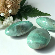 Ladda upp bild till gallerivisning, Grön månsten (garnierit)