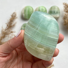Ladda upp bild till gallerivisning, Gröna kalcit-beröringsstenar