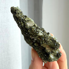 Ladda upp bild till gallerivisning, Epidote Specimen
