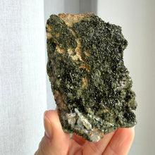Ladda upp bild till gallerivisning, Epidote Specimen
