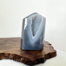 Load image into Gallery viewer, Agate Druzy Tower 583g
