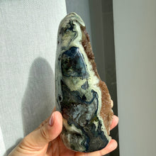 Ladda upp bild till gallerivisning, Rainbow Sugar Druzy #4
