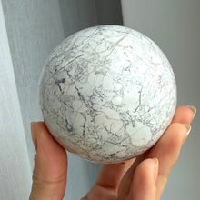 Ladda upp bild till gallerivisning, Howlite Sphere # 1
