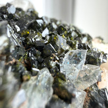 Ladda upp bild till gallerivisning, Epidote Specimen with Quartz (Old generation)
