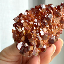 Ladda upp bild till gallerivisning, Vanadinite #3
