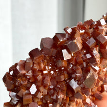 Ladda upp bild till gallerivisning, Vanadinite #3
